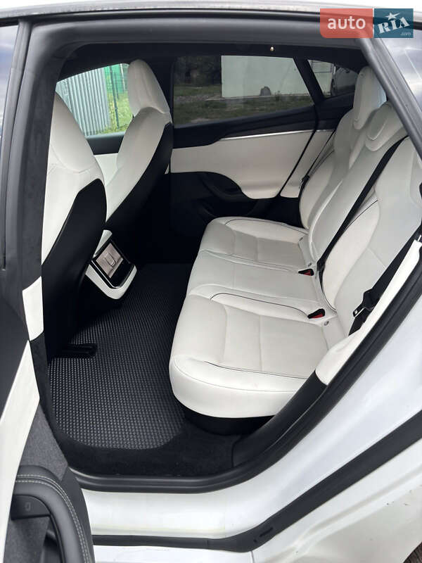 Ліфтбек Tesla Model S 2022 в Харкові
