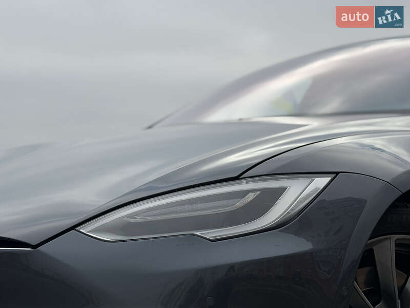 Лифтбек Tesla Model S 2018 в Виннице