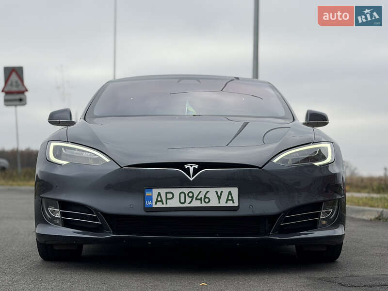 Лифтбек Tesla Model S 2018 в Виннице