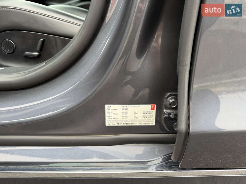 Лифтбек Tesla Model S 2018 в Виннице