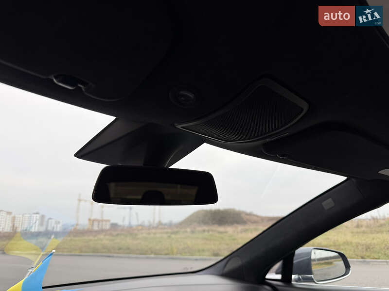 Лифтбек Tesla Model S 2018 в Виннице