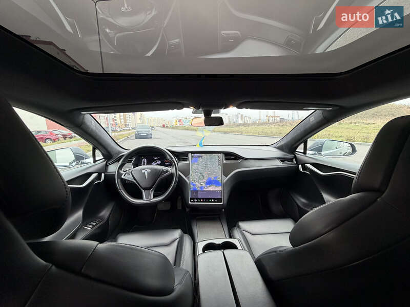 Лифтбек Tesla Model S 2018 в Виннице