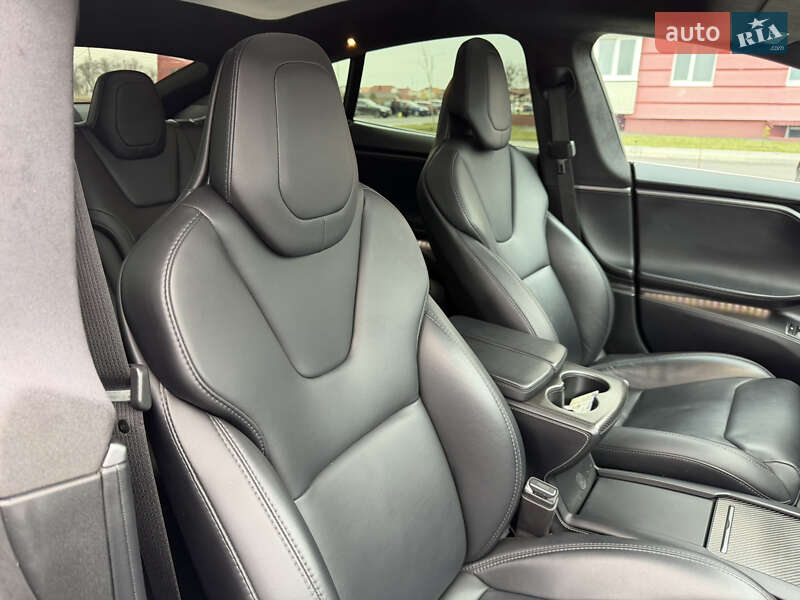 Лифтбек Tesla Model S 2018 в Виннице