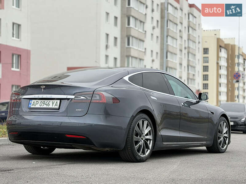 Лифтбек Tesla Model S 2018 в Виннице