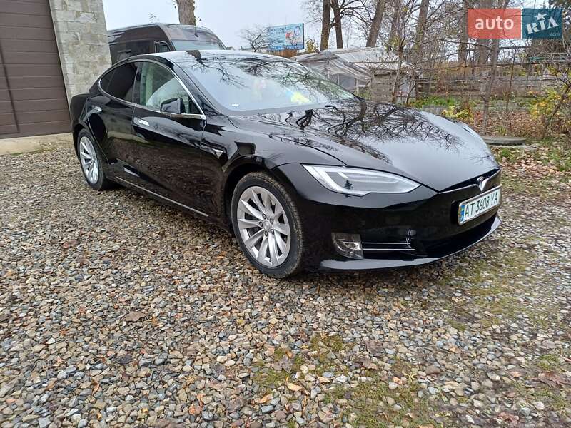 Ліфтбек Tesla Model S 2018 в Івано-Франківську
