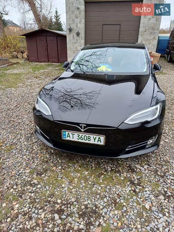 Ліфтбек Tesla Model S 2018 в Івано-Франківську