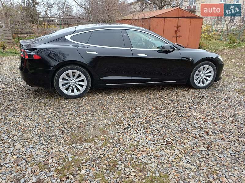 Ліфтбек Tesla Model S 2018 в Івано-Франківську