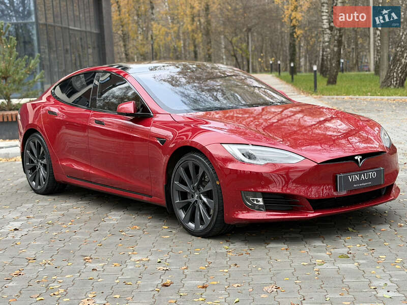 Лифтбек Tesla Model S 2018 в Тернополе