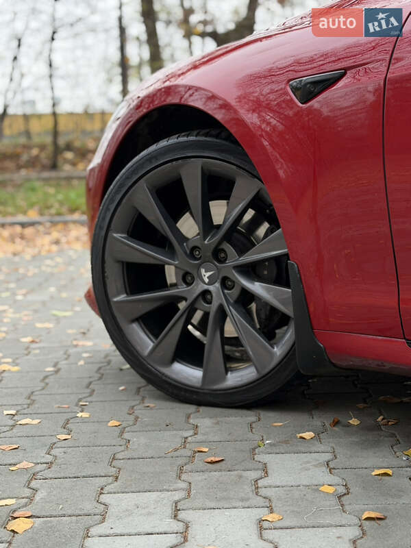 Лифтбек Tesla Model S 2018 в Тернополе