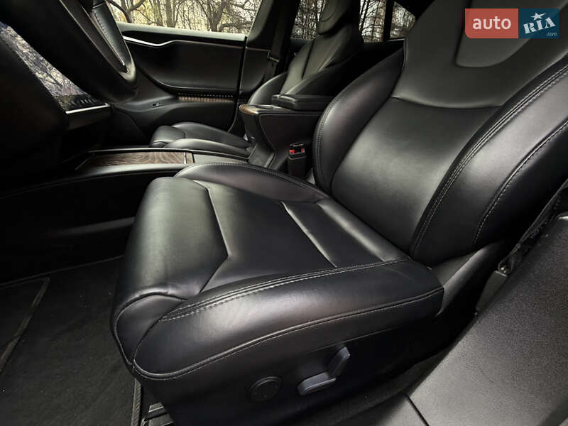 Лифтбек Tesla Model S 2018 в Тернополе