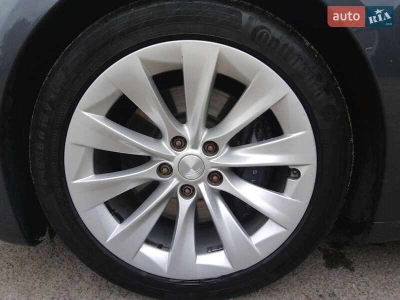 Лифтбек Tesla Model S 2017 в Нежине фото 15 Лифтбек Tesla Model S 2017 в Нежине