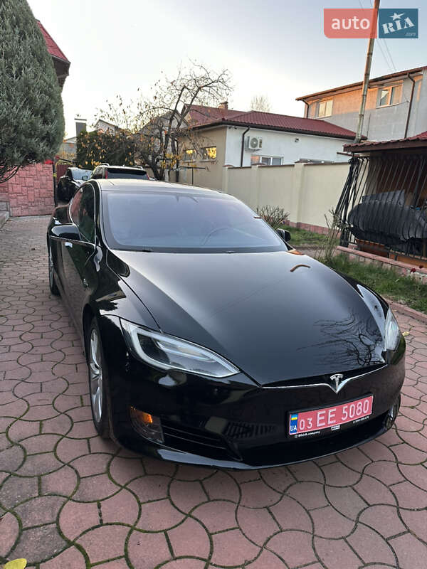 Ліфтбек Tesla Model S 2017 в Луцьку