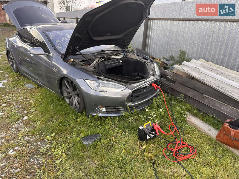 Лифтбек Tesla Model S 2013 в Самборе фото 10 Лифтбек Tesla Model S 2013 в Самборе