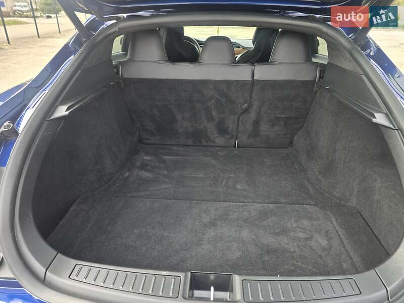 Лифтбек Tesla Model S 2017 в Тысменице фото 14 Лифтбек Tesla Model S 2017 в Тысменице