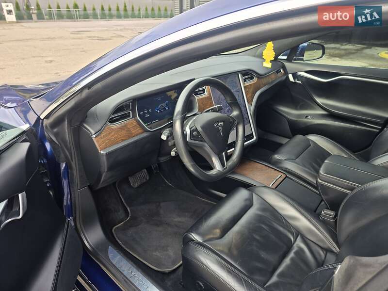 Лифтбек Tesla Model S 2017 в Тысменице фото 18 Лифтбек Tesla Model S 2017 в Тысменице
