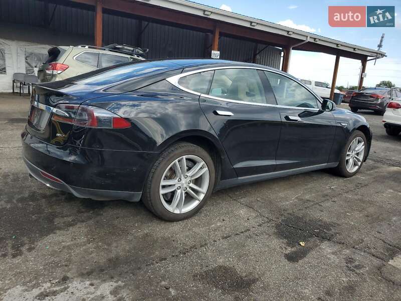 Ліфтбек Tesla Model S 2015 в Харкові фото 4 Ліфтбек Tesla Model S 2015 в Харкові