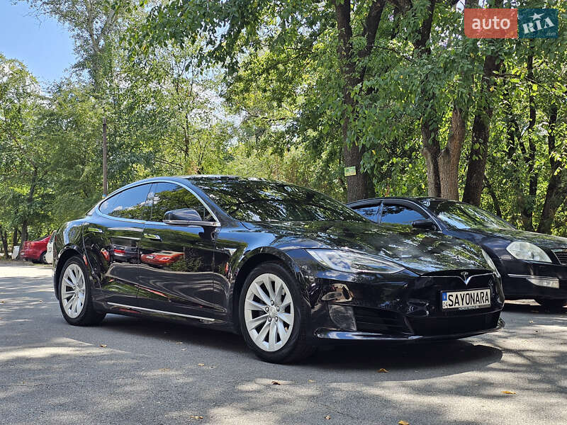 Ліфтбек Tesla Model S 2017 в Чорноморську