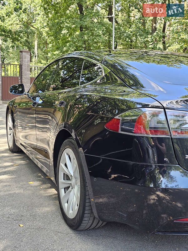 Ліфтбек Tesla Model S 2017 в Чорноморську
