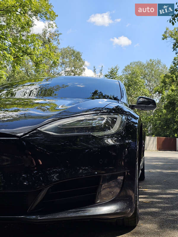 Ліфтбек Tesla Model S 2017 в Чорноморську