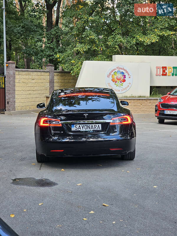 Ліфтбек Tesla Model S 2017 в Чорноморську