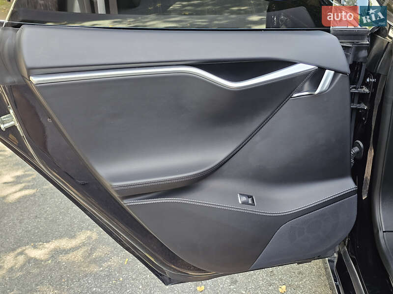 Ліфтбек Tesla Model S 2017 в Чорноморську