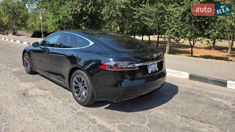 Лифтбек Tesla Model S 2019 в Запорожье фото 4 Лифтбек Tesla Model S 2019 в Запорожье