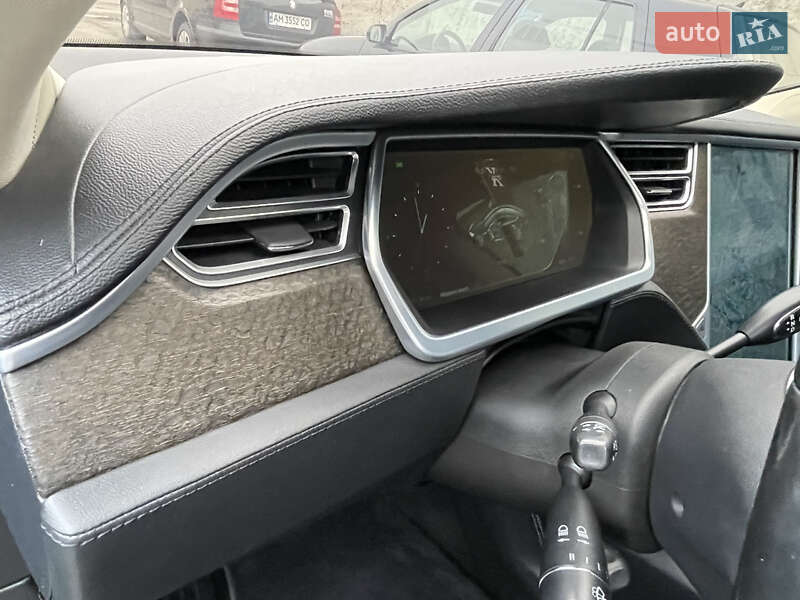 Ліфтбек Tesla Model S 2014 в Житомирі