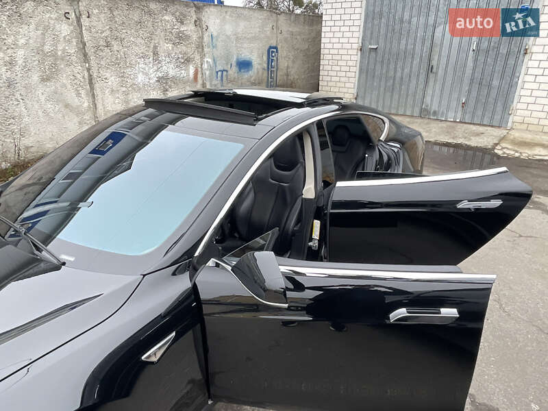 Ліфтбек Tesla Model S 2014 в Житомирі