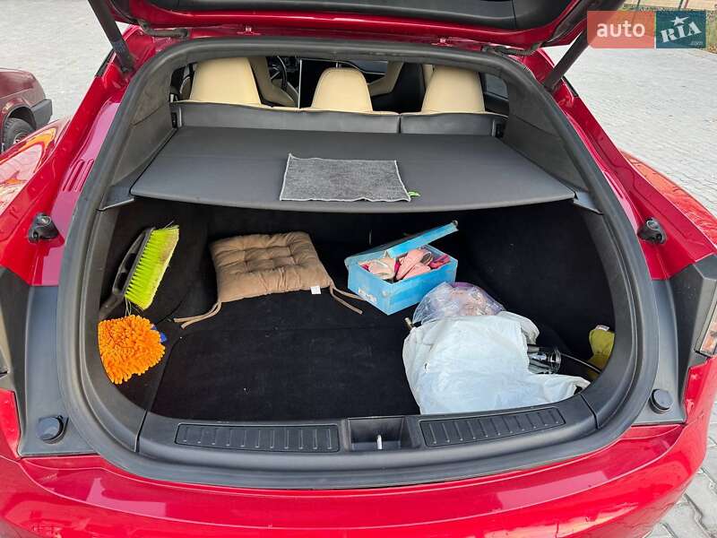 Лифтбек Tesla Model S 2016 в Полтаве фото 5 Лифтбек Tesla Model S 2016 в Полтаве