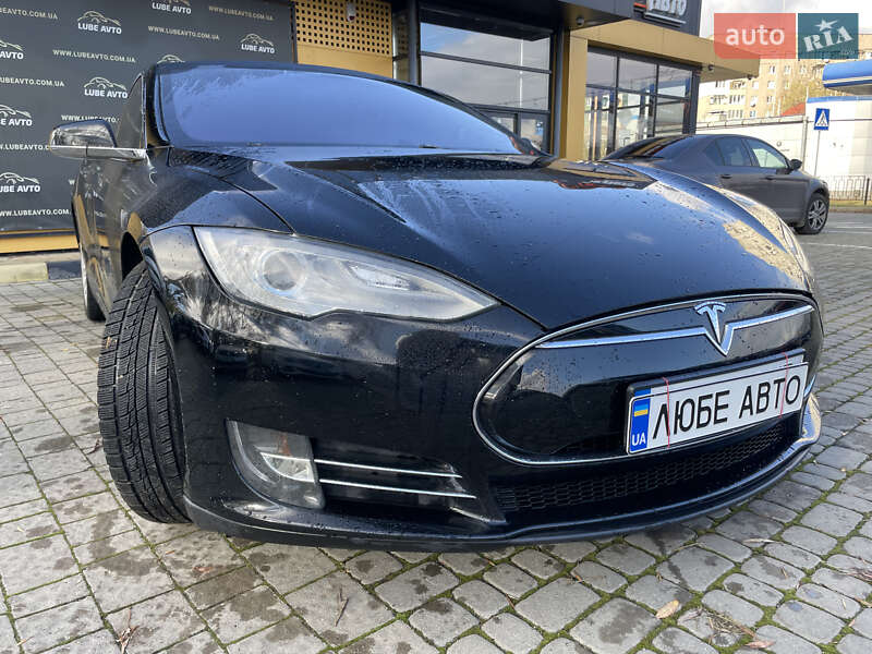 Ліфтбек Tesla Model S 2013 в Львові