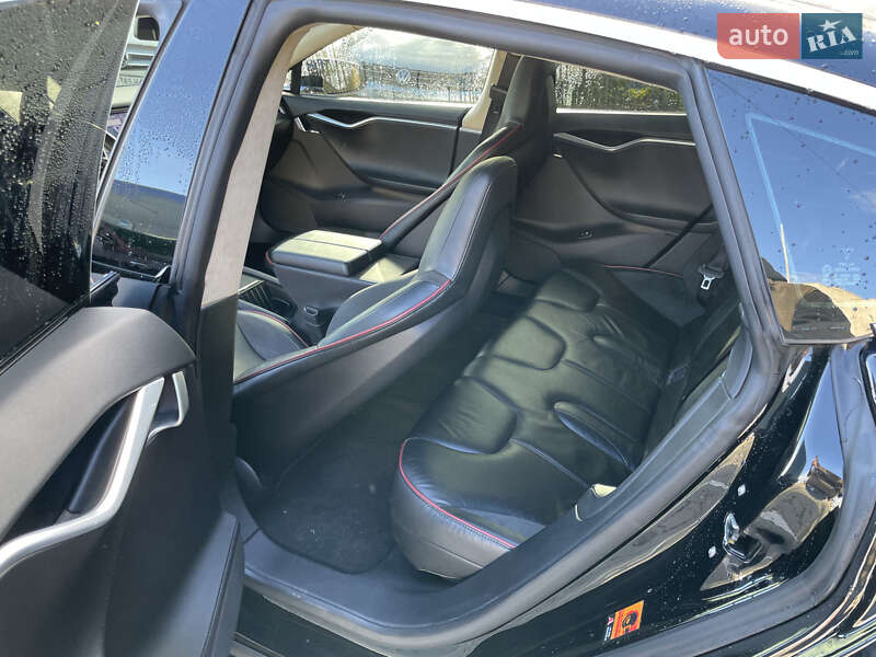 Ліфтбек Tesla Model S 2013 в Львові