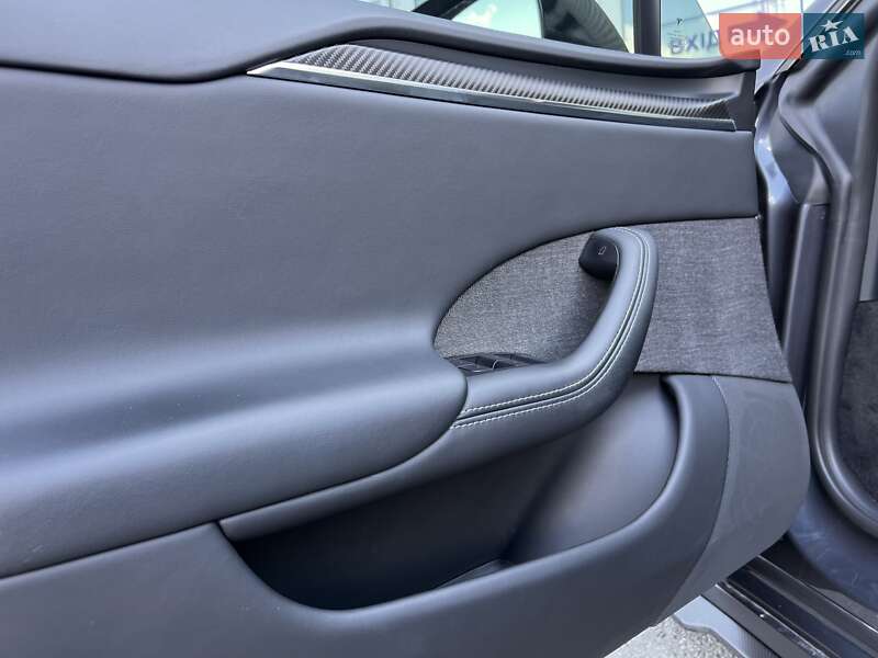 Лифтбек Tesla Model S 2022 в Киеве