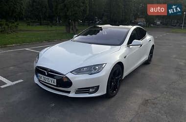 Ліфтбек Tesla Model S 2014 в Рівному