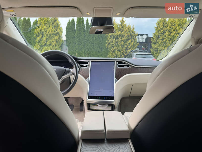 Ліфтбек Tesla Model S 2017 в Львові фото 21 Ліфтбек Tesla Model S 2017 в Львові