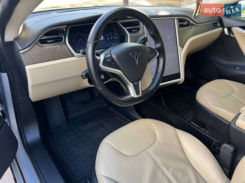 Ліфтбек Tesla Model S 2012 в Одесі фото 21 Ліфтбек Tesla Model S 2012 в Одесі