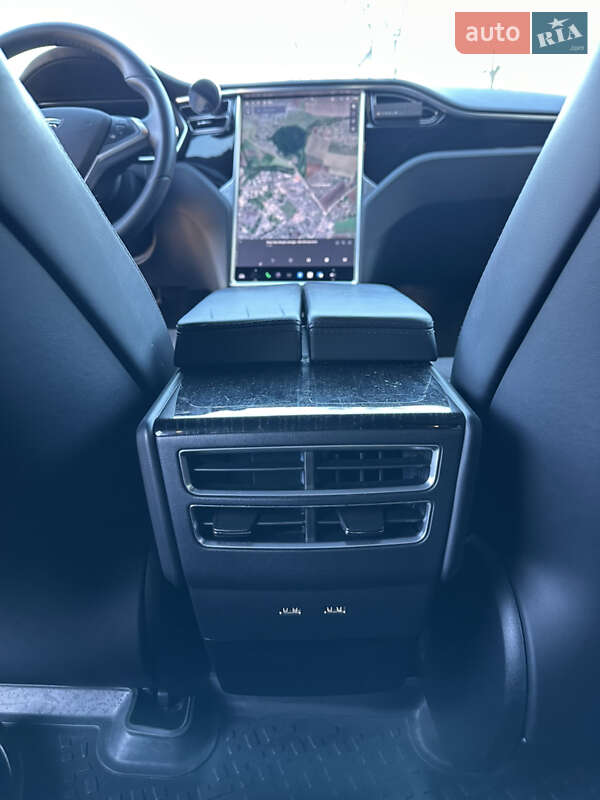 Лифтбек Tesla Model S 2017 в Тернополе фото 4 Лифтбек Tesla Model S 2017 в Тернополе