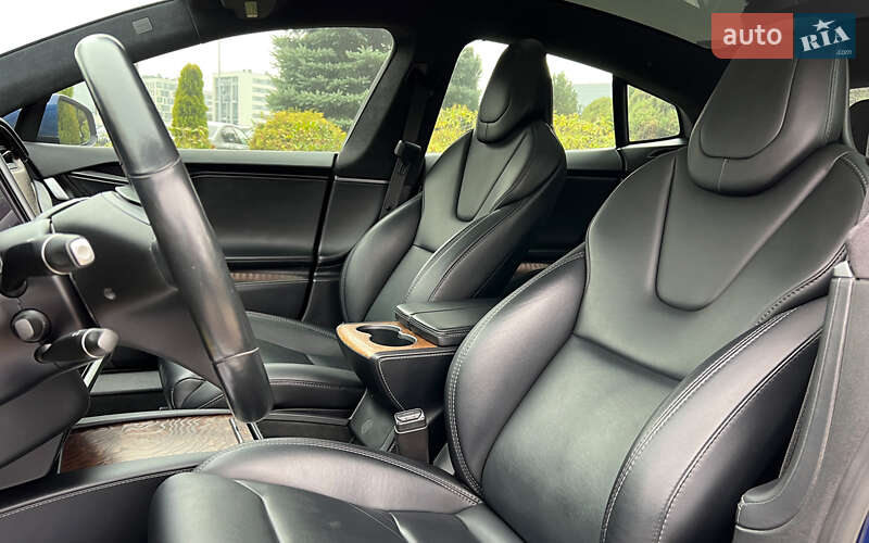 Ліфтбек Tesla Model S 2019 в Львові