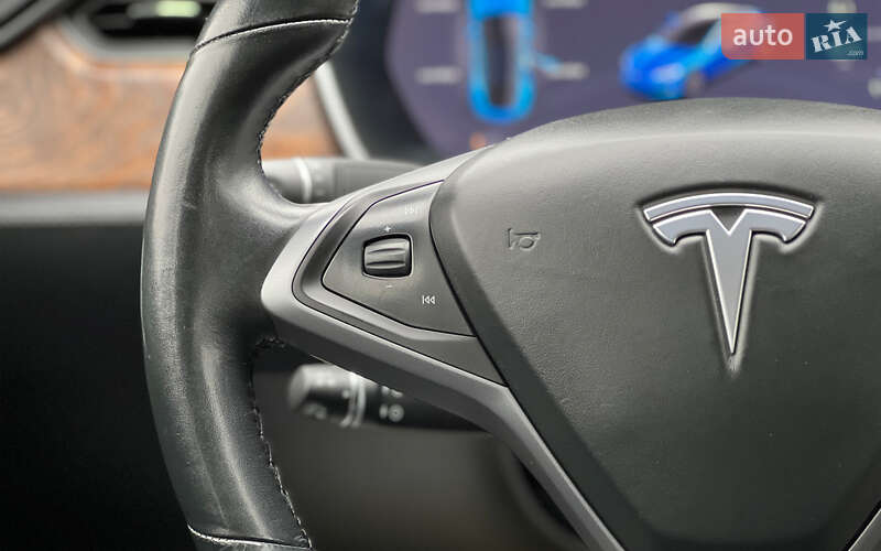 Ліфтбек Tesla Model S 2019 в Львові