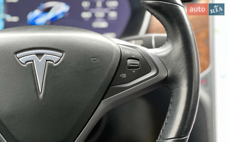 Ліфтбек Tesla Model S 2019 в Львові