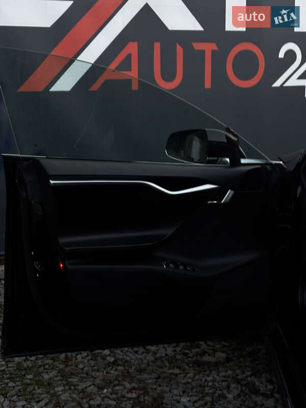 Лифтбек Tesla Model S 2015 в Львове фото 20 Лифтбек Tesla Model S 2015 в Львове