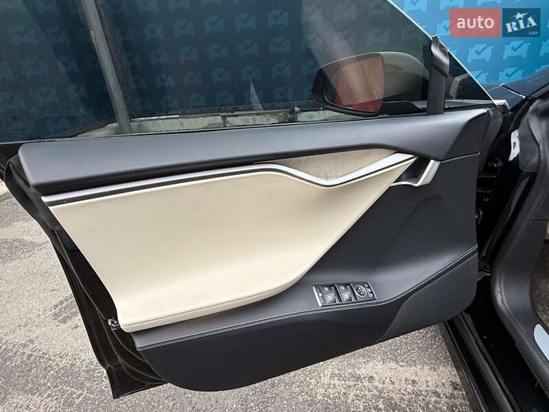 Ліфтбек Tesla Model S 2019 в Києві фото 59 Ліфтбек Tesla Model S 2019 в Києві