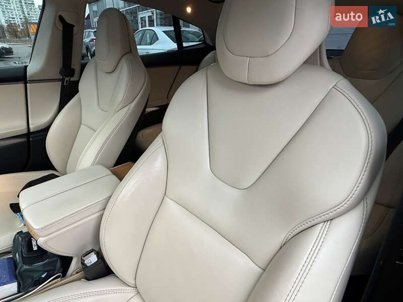 Ліфтбек Tesla Model S 2019 в Києві фото 56 Ліфтбек Tesla Model S 2019 в Києві