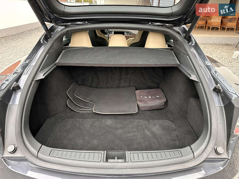 Ліфтбек Tesla Model S 2016 в Ужгороді фото 32 Ліфтбек Tesla Model S 2016 в Ужгороді