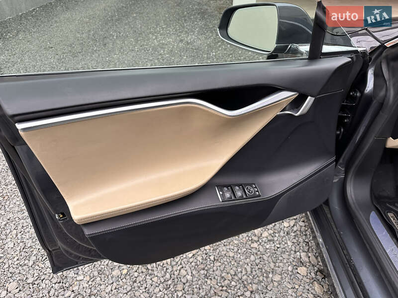 Ліфтбек Tesla Model S 2016 в Ужгороді фото 42 Ліфтбек Tesla Model S 2016 в Ужгороді