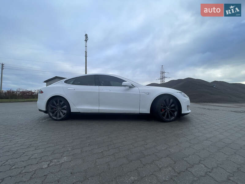 Лифтбек Tesla Model S 2014 в Львове фото 4 Лифтбек Tesla Model S 2014 в Львове