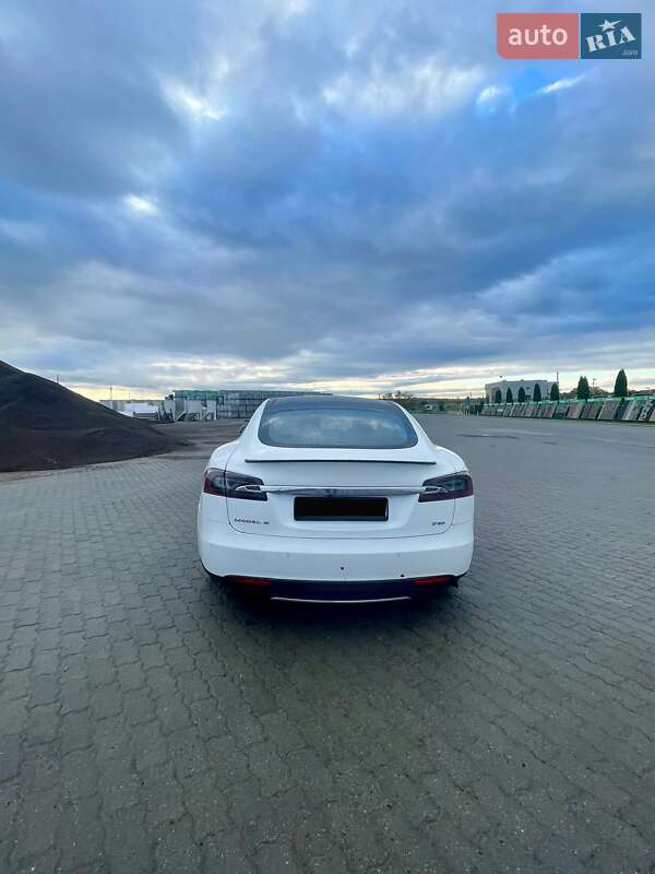 Лифтбек Tesla Model S 2014 в Львове фото 8 Лифтбек Tesla Model S 2014 в Львове