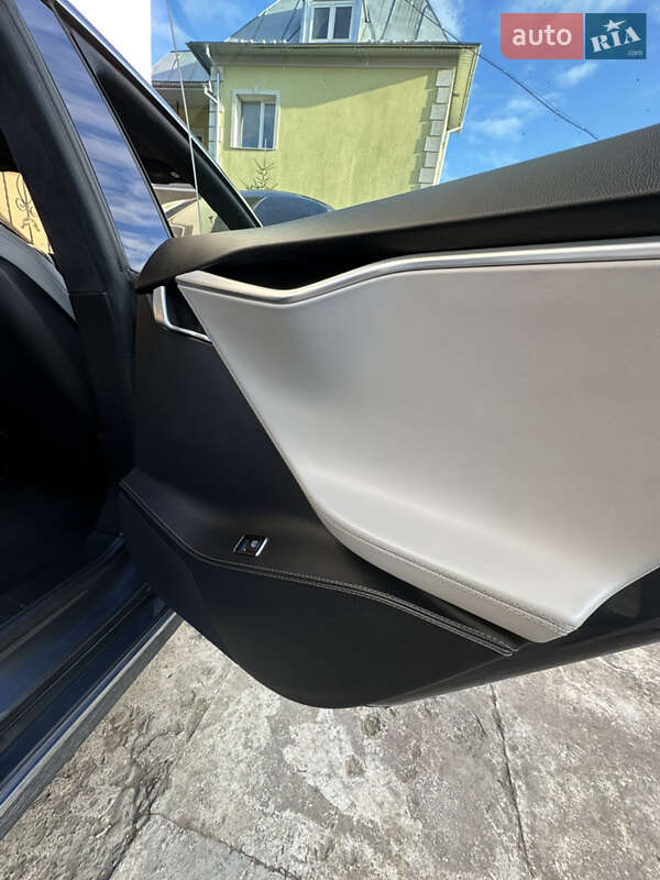 Ліфтбек Tesla Model S 2015 в Богородчанах