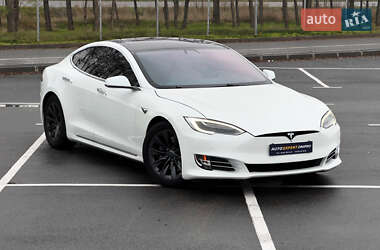 Лифтбек Tesla Model S 2019 в Днепре