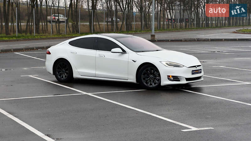 Лифтбек Tesla Model S 2019 в Днепре