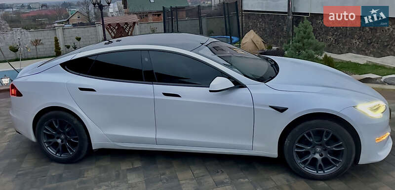 Ліфтбек Tesla Model S 2021 в Золочеві